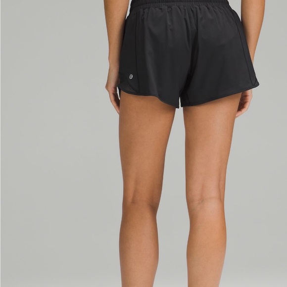 Lululemon Hotty Hot Low Rise Lined Shorte 4” NWT Black, Size 6 & 10 - Picture 5 of 8
